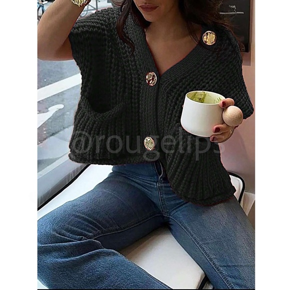 Black Chunky Knit Crop Cardigan Top Vest Yellow Gold Button Up with Pockets - Picture 3 of 6